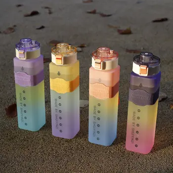 Квадратни Цветни градиентные пластмасови Бутилки за вода на открито 900 мл с соломинкой, които не съдържат BPA, Запечатани спортна преносима бутилка за напитки EDC